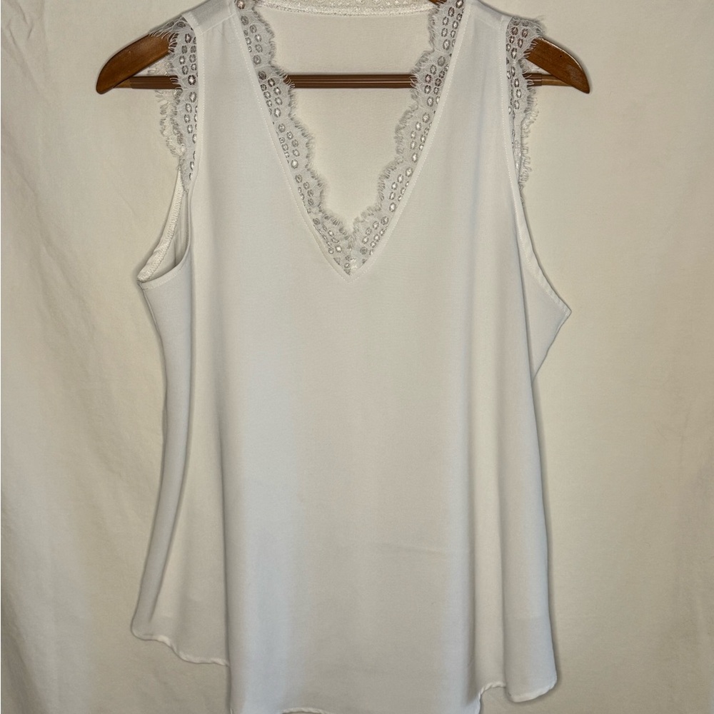 Tank top with lace detail
